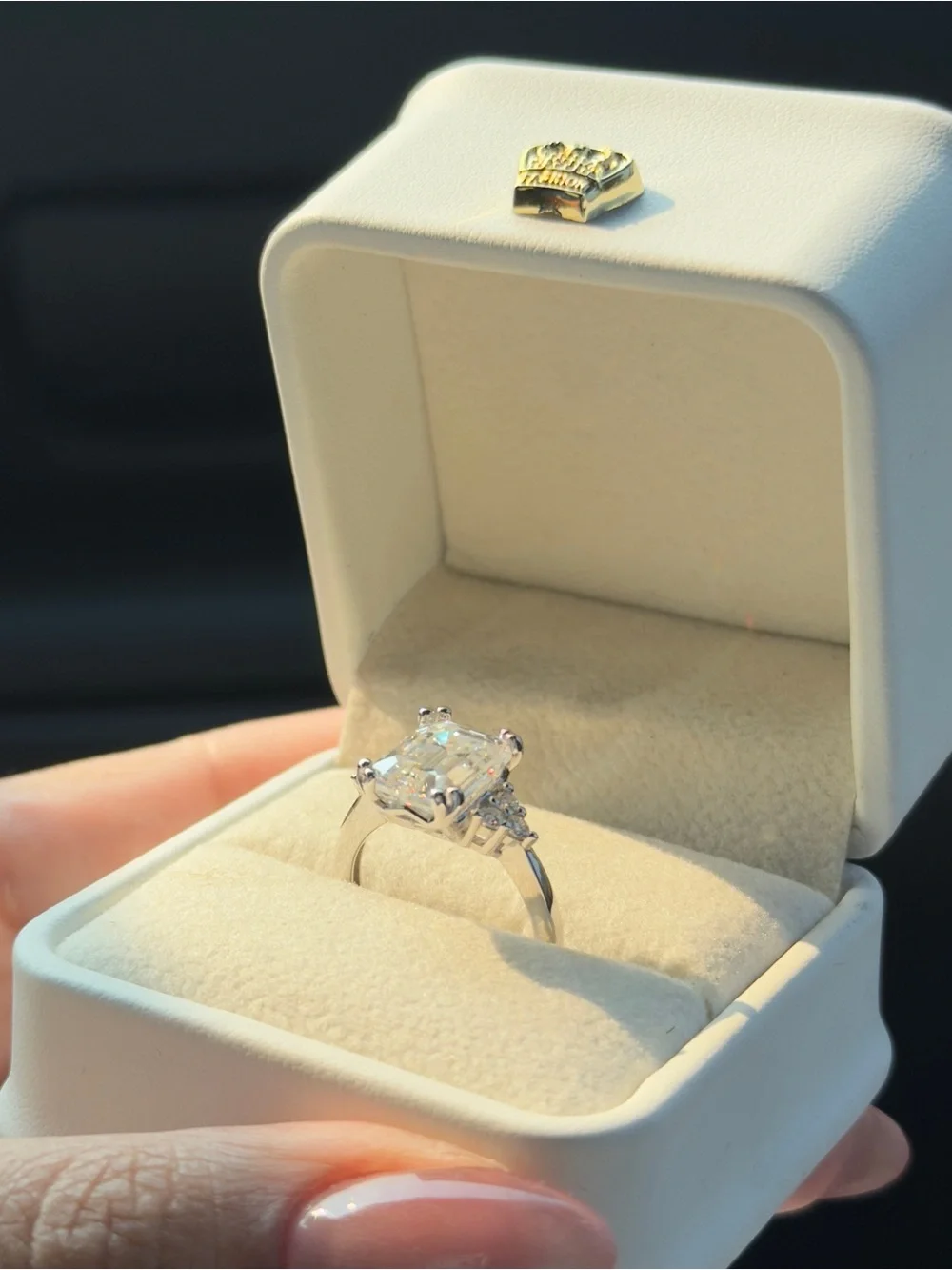 4ct Emerald cut moissanite vvs1 color D engagement ring sz6